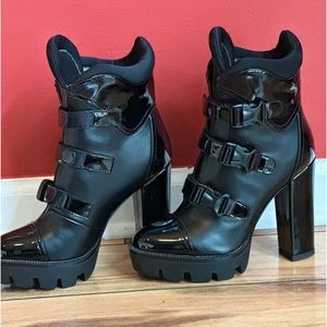 NWT Azalea Wang black patent  ankle boots